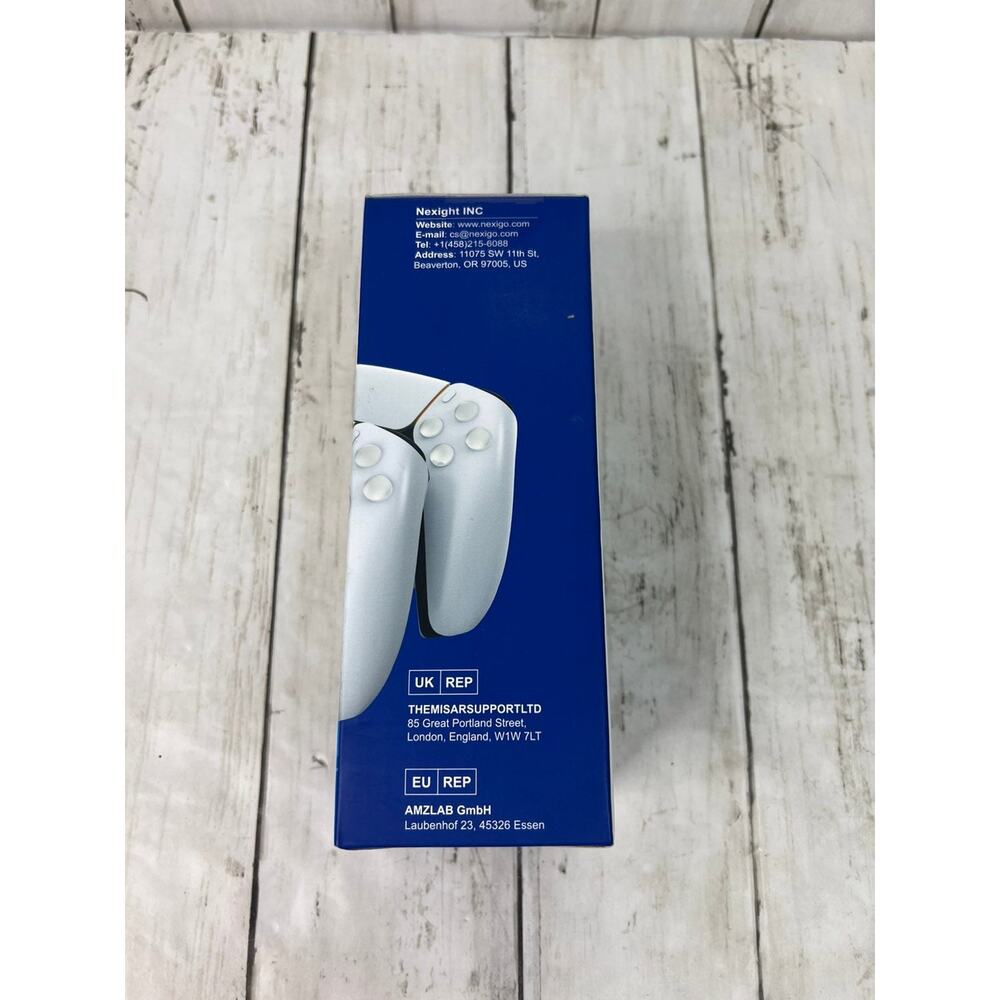 PS5 controller charging dock - Picture 7 of 8